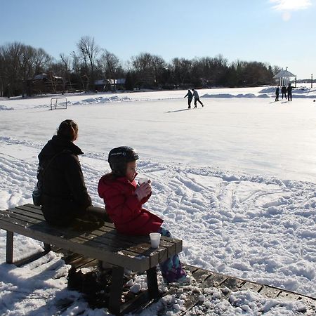 Fern Resort Orillia Εξωτερικό φωτογραφία